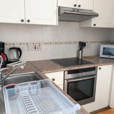 Limnaria Gardens - 1 Bedroom, Sunny Apartment With Stunning Pool Views بافوس المظهر الخارجي الصورة