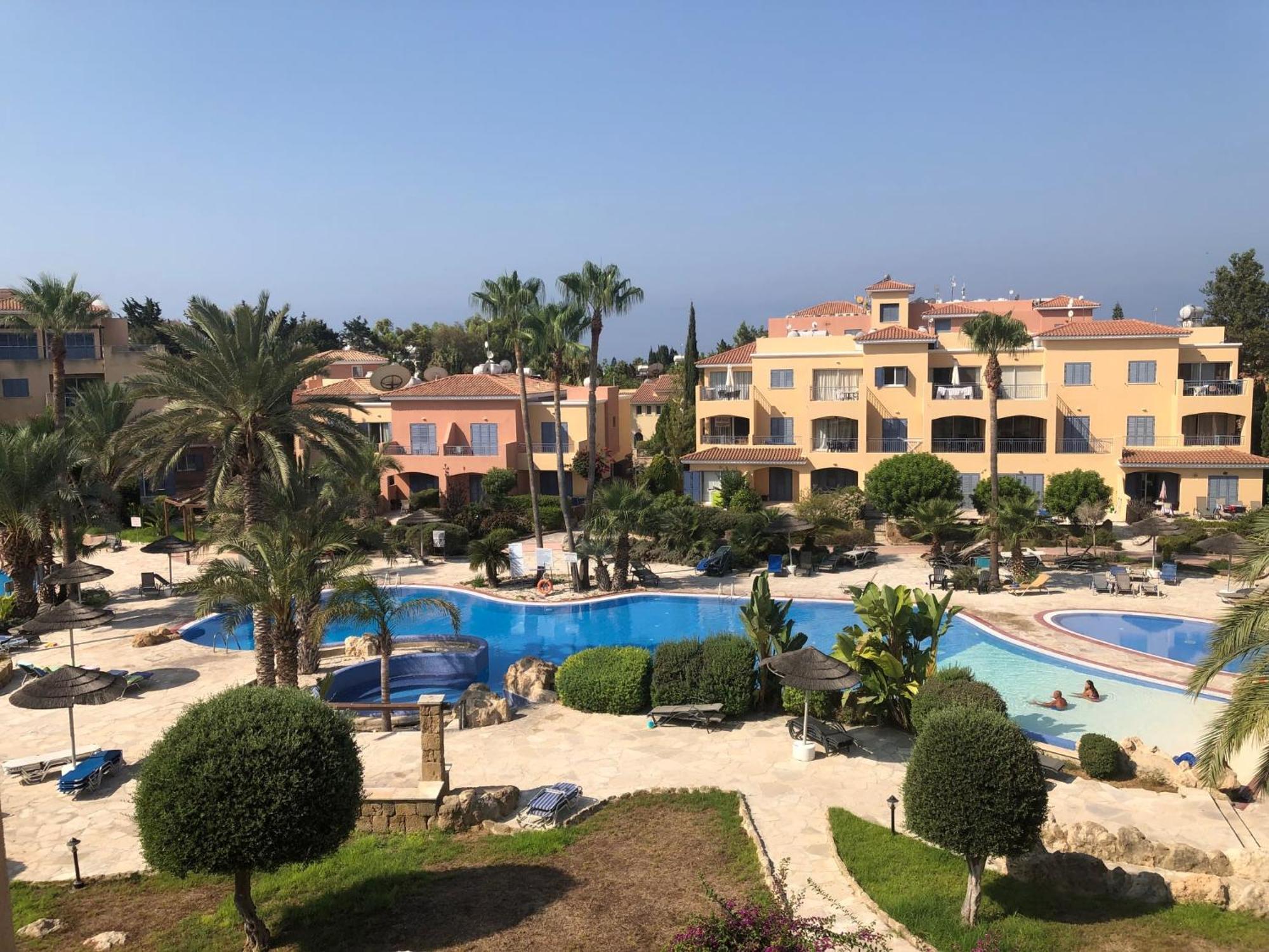 Limnaria Gardens - 1 Bedroom, Sunny Apartment With Stunning Pool Views بافوس المظهر الخارجي الصورة